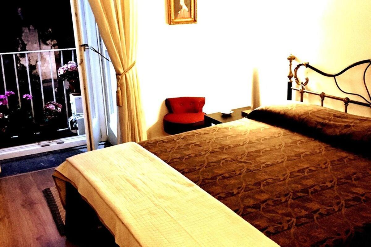 Apartament Maria Rosaria A Santa Chiara Spaccanapoli Zewnętrze zdjęcie